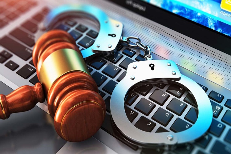 İnternetten Hakaret ve Tehdit Suçları